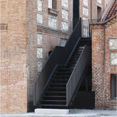 A03- ESCALERA DE EVACUACIÓN EN EL COLEGIO MARQUÉS DE VALLEJO DEL S.XIX